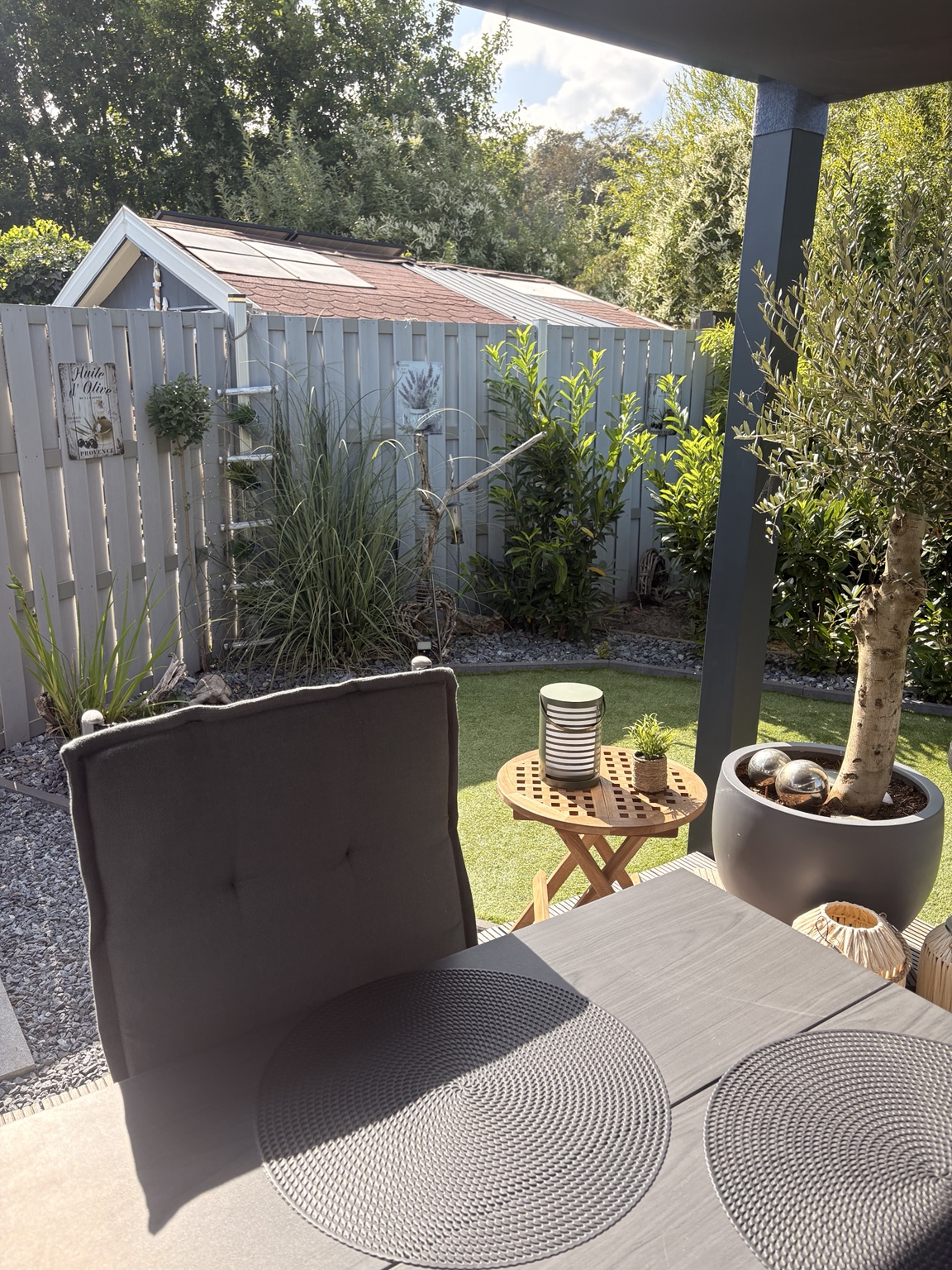Terrasse und Garten